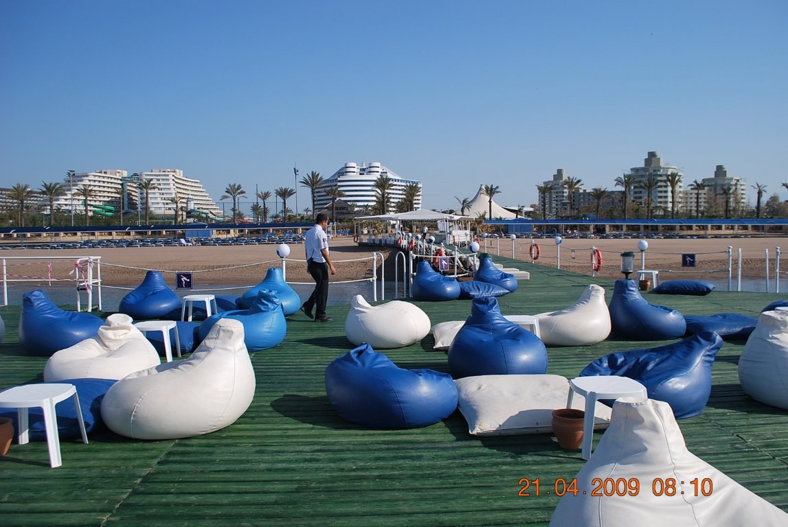 imagini hotel TITANIC LARA